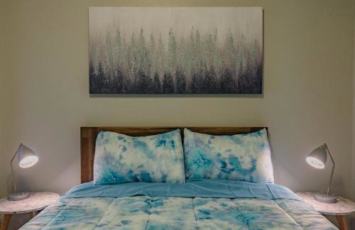 Serene POOL & Firepit in Stunning Home By Airport - Foto 51