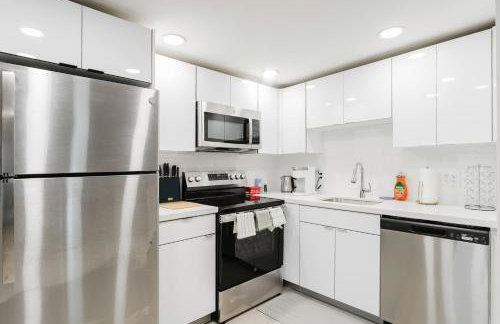 Waterfront Retreat Views, Pool, Hot Tub, Gym Walk to Beach & Boca Resort! - Photo 42