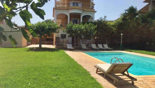 Relaxing Villa with Swimming Pool and Garden - Foto 2