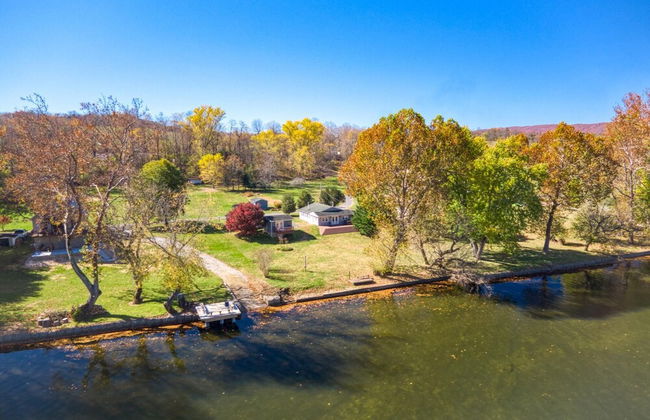 New River 3BR - Fishing, Kayaking, Hot tub, VT Game Weekends - Photo 62