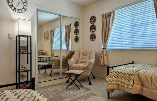 5 Minutes to South Bay Beaches! Private 2 bedroom 2 bath 2 level home with patio Excellent value! - Foto 58