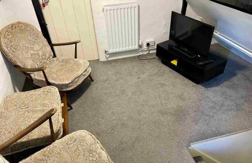 Waterside Cottage - Sleeps 11 on Grand Union Canal - Photo 17