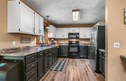 Lakeside Getaway includes Hot Tub pet friendly - Foto 64