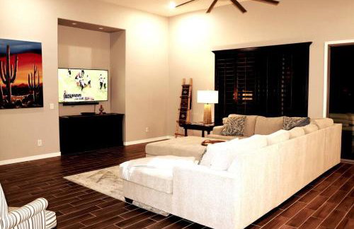 Phoenix Home with heated pool, desert views & hot tub - Foto 4