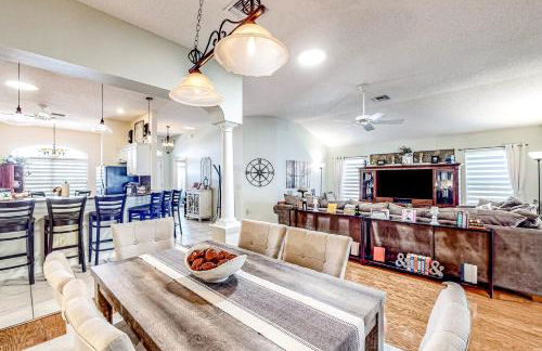 1 Mi to Lake Sumter! Family Retreat with Large Patio - Foto 7