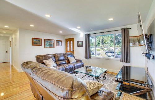 Charming Arlington Home with Hot Tub and Fenced Yard! - Foto 5