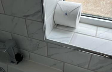 Clare Street - 3 bedroom house with private parking - Photo 18