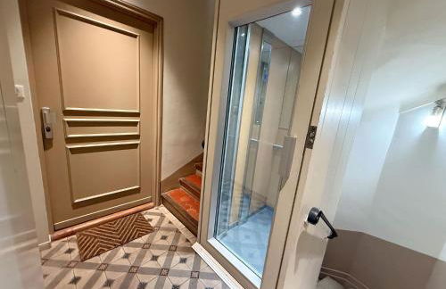 Luxury Family 2BR - Prime Location, Walk to Beach & Shopping, Sunny Balcony - By Totolulu Cannes Hoche - Foto 25