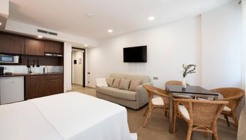 Apartamentos CENTRIC - Photo 5