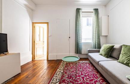 Appartement cosy avec terrasse, accès gare Dijon à pied - Foto 14