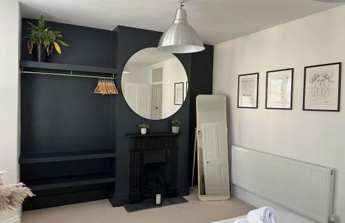 Restored Victorian Home with Private Garden - Foto 22