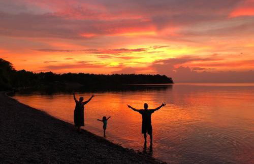 Lakefront Pine Cottage Hot Tub & Fire Pit - Foto 24