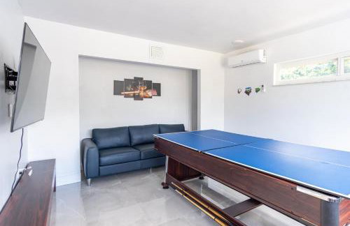 Hollywood Paradise Luxury 4BR 3BA Home and Outdoor Fun with Heated Pool - Foto 15