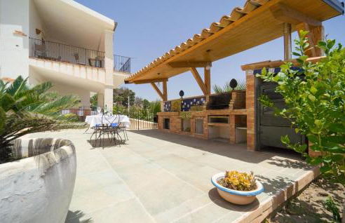 4 Bedroom Stunning Apartment In Ciotta - Foto 6