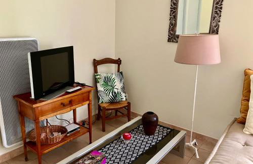 Maison en forêt, calme, proche village et piste cyclable - meublé 3 étoiles - Foto 8