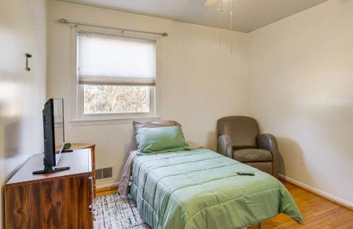 Work and Play Near DC Extended Stay with Large Yard - Foto 16