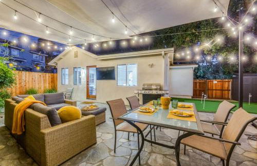 Modern Cottage, Hot Tub, Bistro Patio, Putting Green, Walk to All! - Foto 8