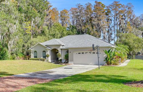 Dock, Lanai and Pool! Modern Red Bug Lake Retreat - Foto 1