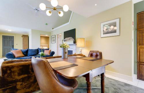 Shared Hot Tub Historic Cottage, Walk to Elm Park - Foto 8