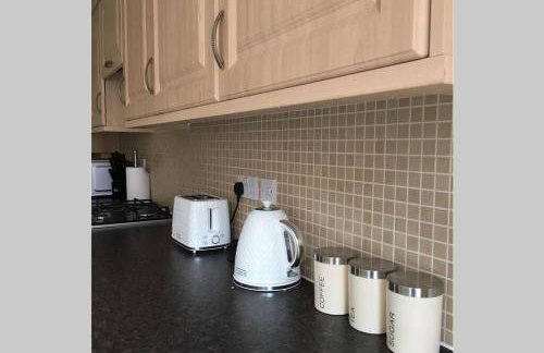 Stylish 3-Bedroom Home with Parking - Foto 8