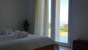 Grace and Harmony of Ancient Corinth - Foto 3