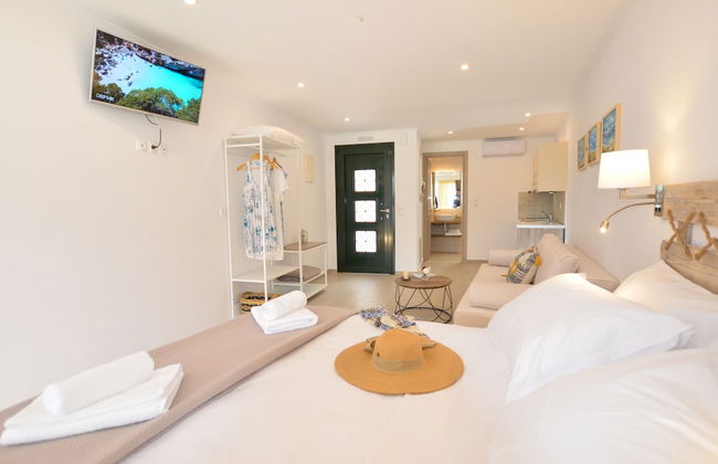 Meltemi Studios - Photo 13