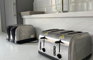 Five Bedroom Five Bathroom House - Dalkeith - Photo 15