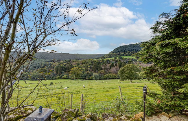 Family Country Cottage With a Private Valley View - Foto 18
