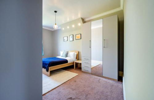 Large 1 Bedroom in Center of London (4) - Photo 21