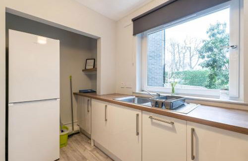 Ground-fl Two Bedroom Apartment in Bridge of Allan - Foto 11