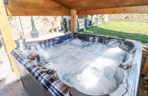 Castle keep at Stanhope Castle - Photo 37