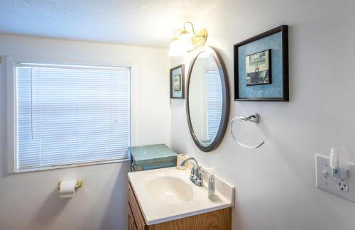 Lakefront Cottage - Spacious House with Private Dock - Foto 21