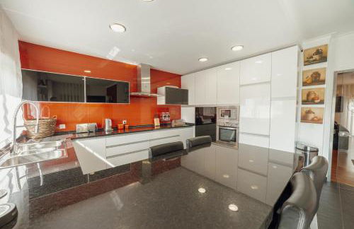 Pool & Cinema Villa by Vacationy - Foto 100