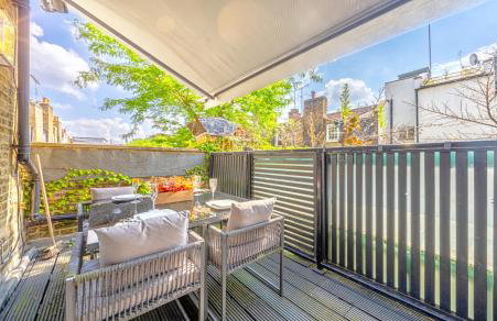 INTERIOR-DESIGN Apartment with HUGE Terrace - Photo 24