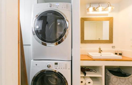 Charming 1-Bedroom Home near Downtown Culver - Photo 38