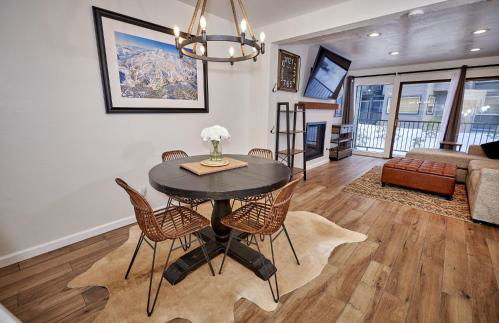 St Anton Wooded View 1-Bedroom Condos with Complimentary Hot Drinks - Photo 21