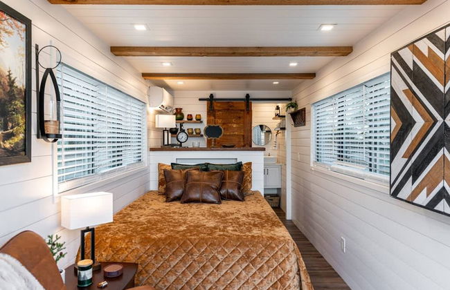 Deer Creek Tiny Container Home-12 Min to Magnolia - Foto 18