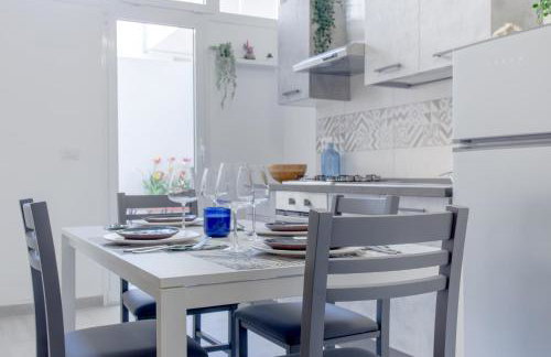 Tropical Boutique Apartment - Photo 13