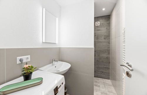 Moderne Monteurwohnungen in Nürtingen Zentrum Kitchen, Wifi, Smart TV - Photo 60