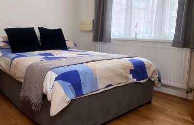 The Annex - Penzance town centre with parking - Photo 5