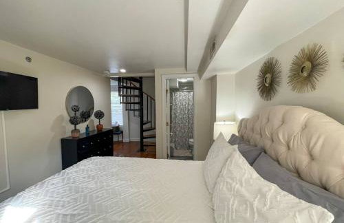 2Bed, 15Bath, Multi-Level Townhouse, Sleeps 6 - Photo 7