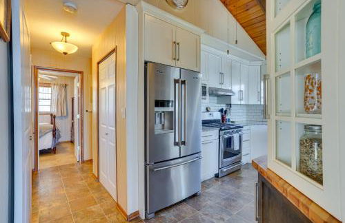 Cedar Lake Retreat with Boathouse and Dock! - Foto 13