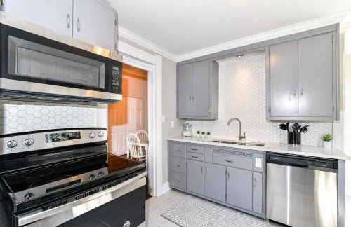 Cheerful 2-Bedroom Cottage in Downtown Noblesville - Foto 5