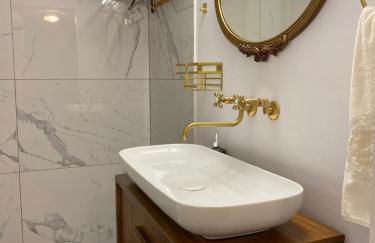 Heirlooms and Halos - Foto 12