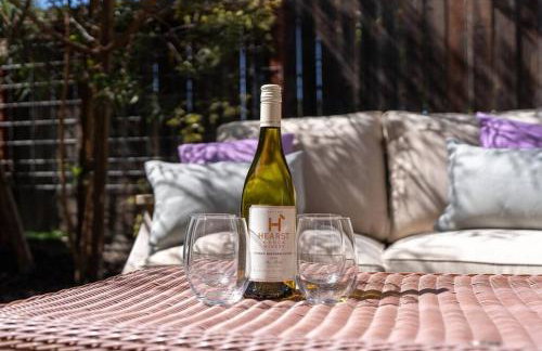 Vine Street Bungalow-Hot Tub, EV, Walk to Town - Photo 25