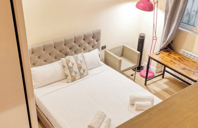 JOIVY Stylish Central Maisonette - Photo 10