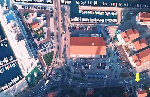 Apartments Girl - Photo 4