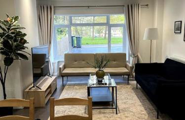 4 Bedroom House Coventry Sleep 7 with 3 Parking Spaces - Foto 16