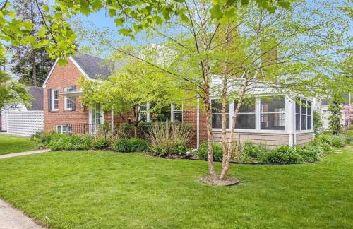 3-Bedroom House Near Notre Dame with Parking - Foto 33