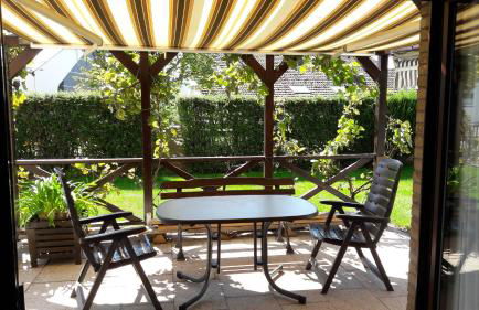 nette Ferienwohnung mit eigenem Eingang und Sonnenterrasse - Foto 3